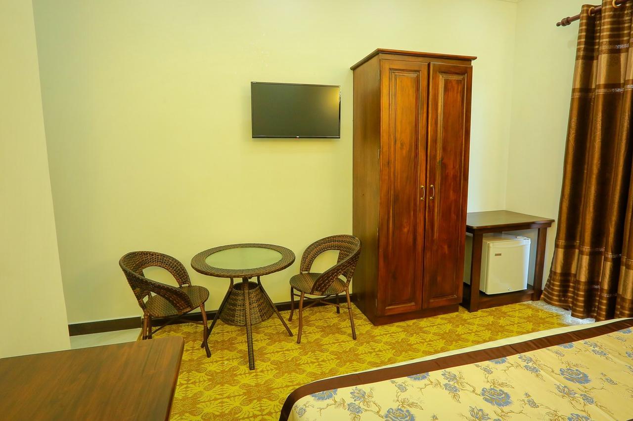 Euro Star Hotel Katunayaka Екстериор снимка