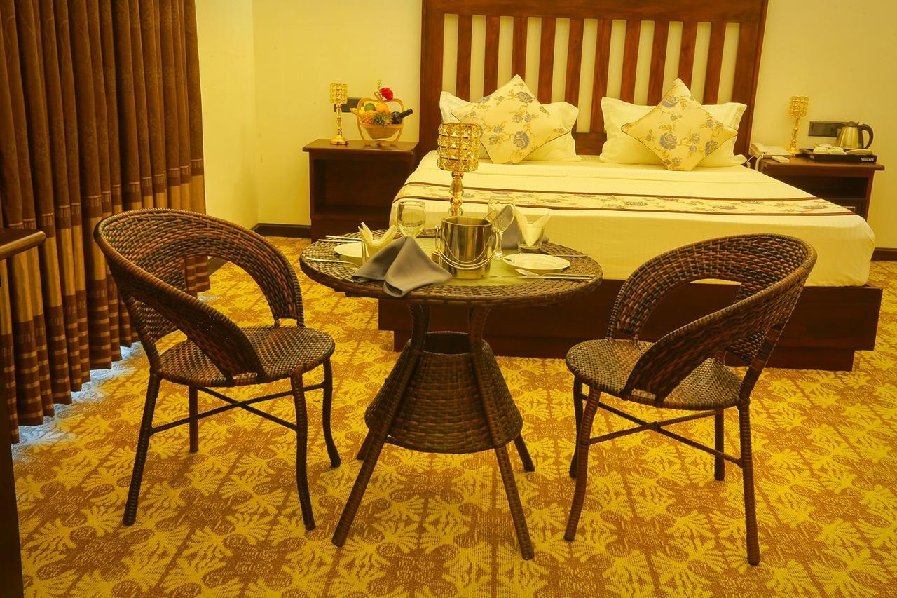 Euro Star Hotel Katunayaka Екстериор снимка