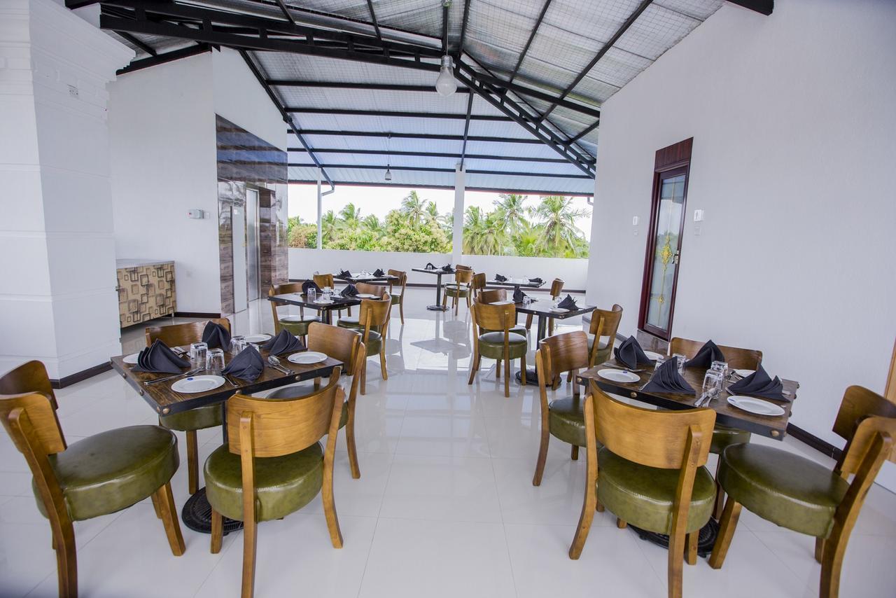 Euro Star Hotel Katunayaka Екстериор снимка